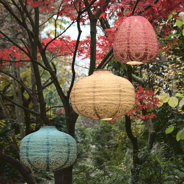 Solar Garden Lanterns - sparkle.lighting