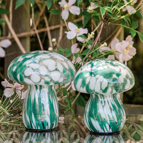 Green & White Mushroom Lamps - sparkle.lighting