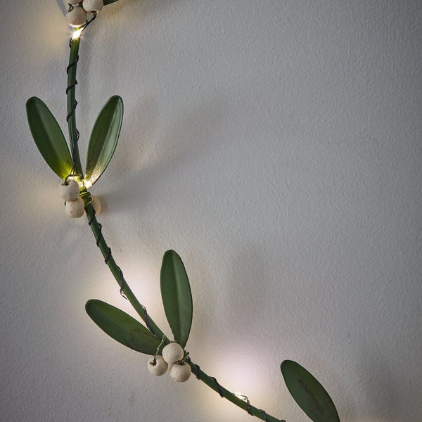 Mistletoe Wreath - sparkle.lighting