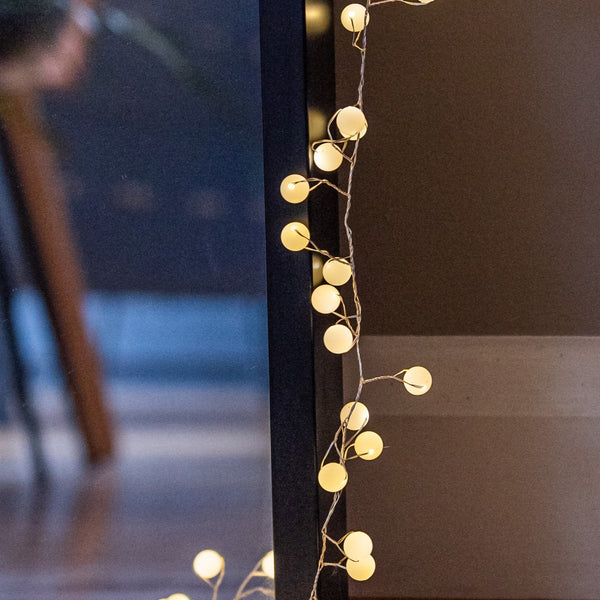 Snowberry White Ball Fairy Lights - sparkle.lighting
