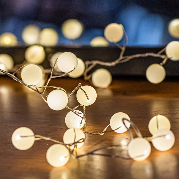 Snowberry White Ball Fairy Lights - sparkle.lighting