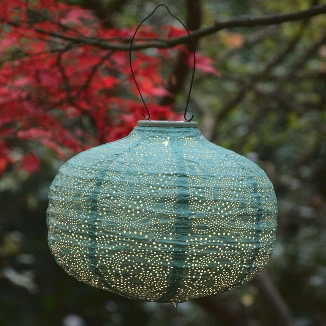 Solar Garden Lanterns - sparkle.lighting