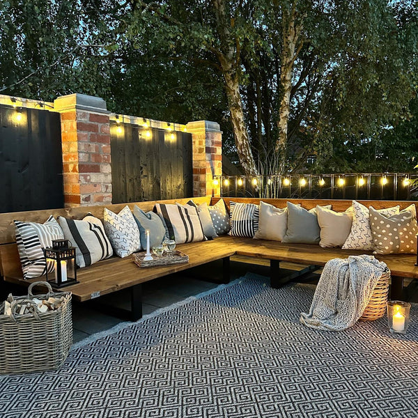 connectable edison shaped bulb festoon lights at the patio