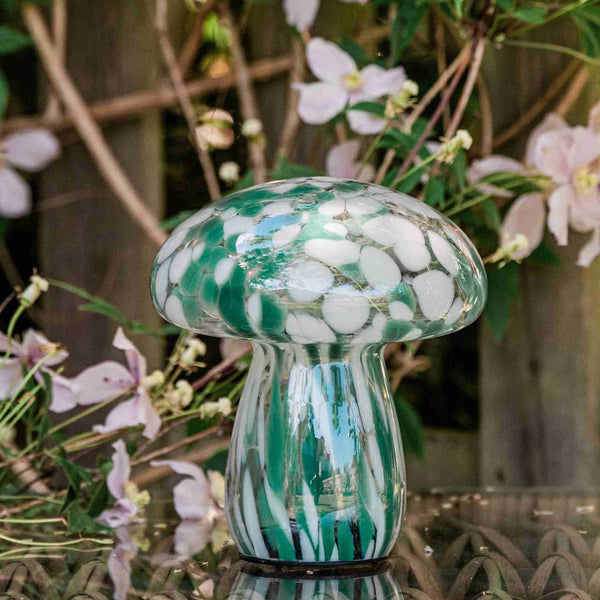 Green & White Mushroom Lamps - sparkle.lighting