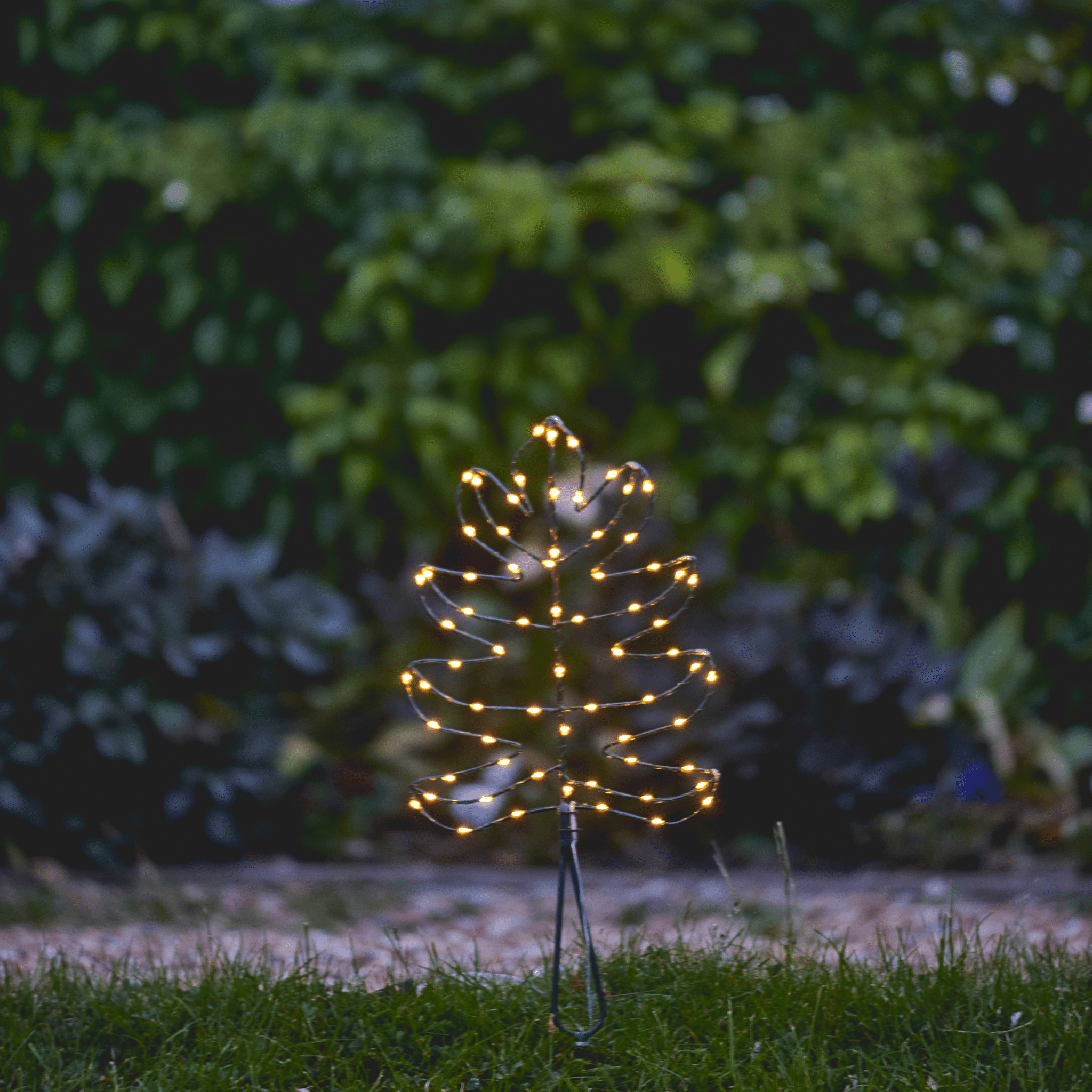 Monstera Leaf Solar Lights - sparkle.lighting