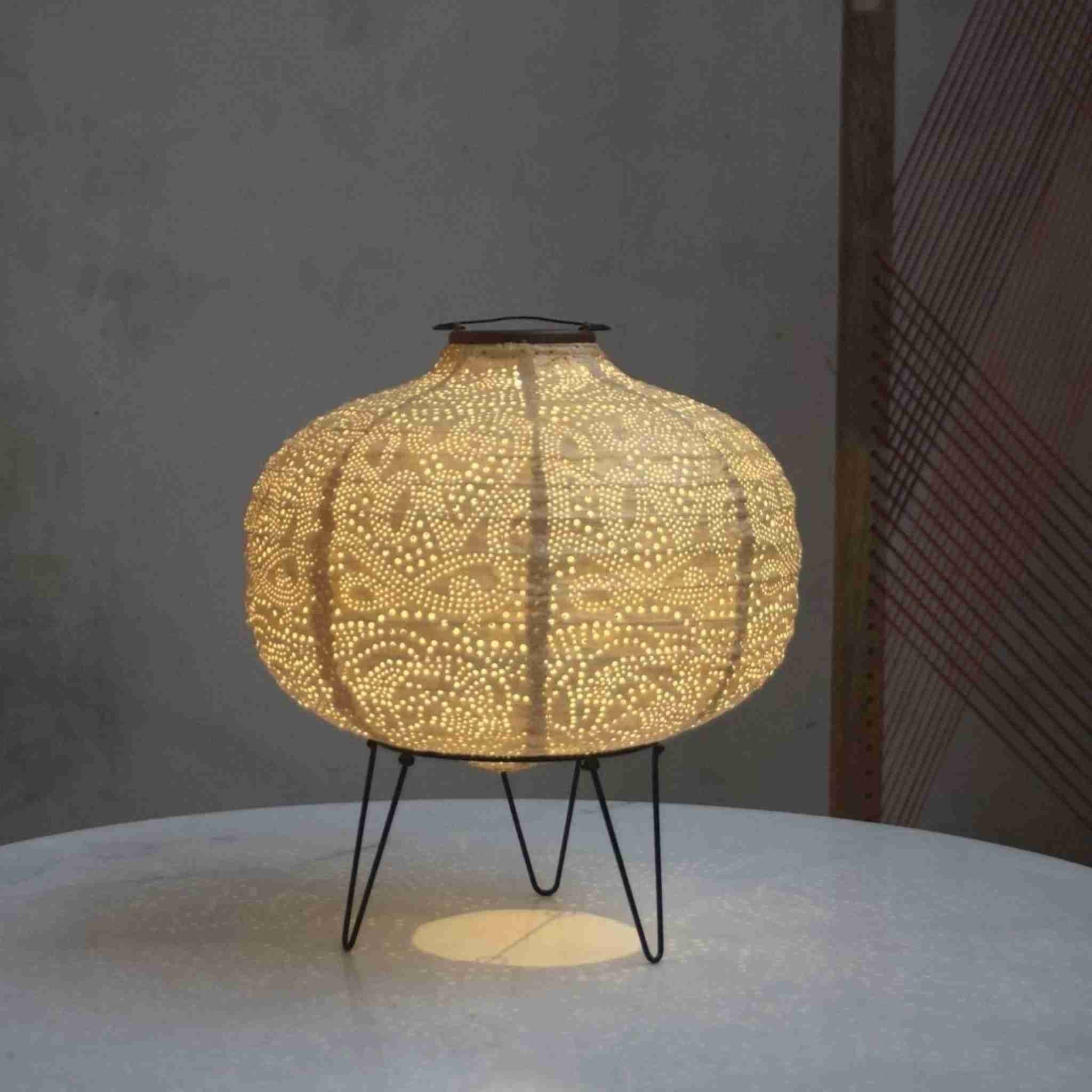 Solar Garden Lanterns - sparkle.lighting