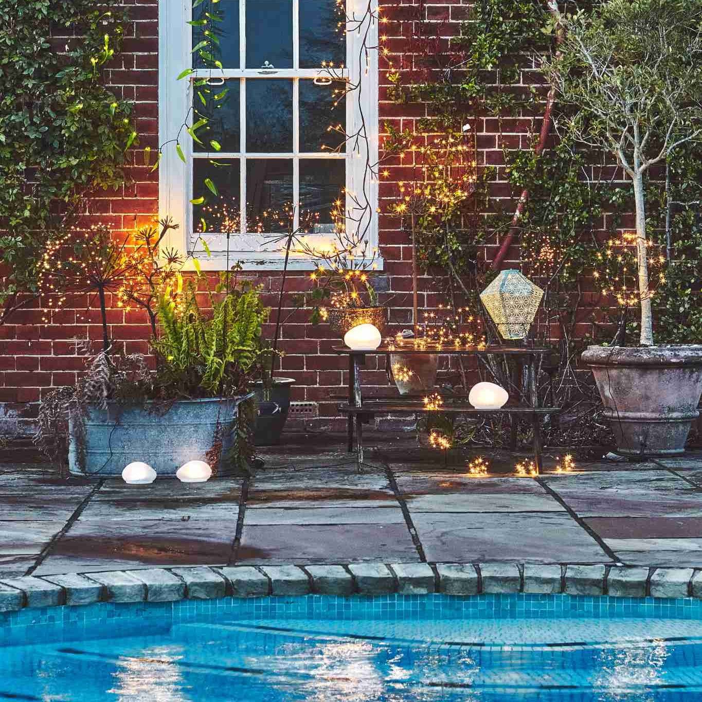 Solar Powered Glass Pebble Light - sparkle.lighting