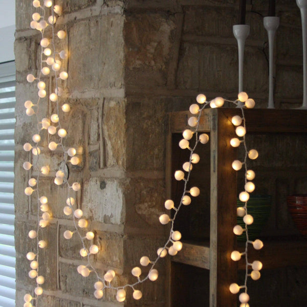 Pom Pom Fairy Lights - sparkle.lighting